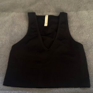 Athleta Black V-Neck Crop ribbed top. Medium GUC